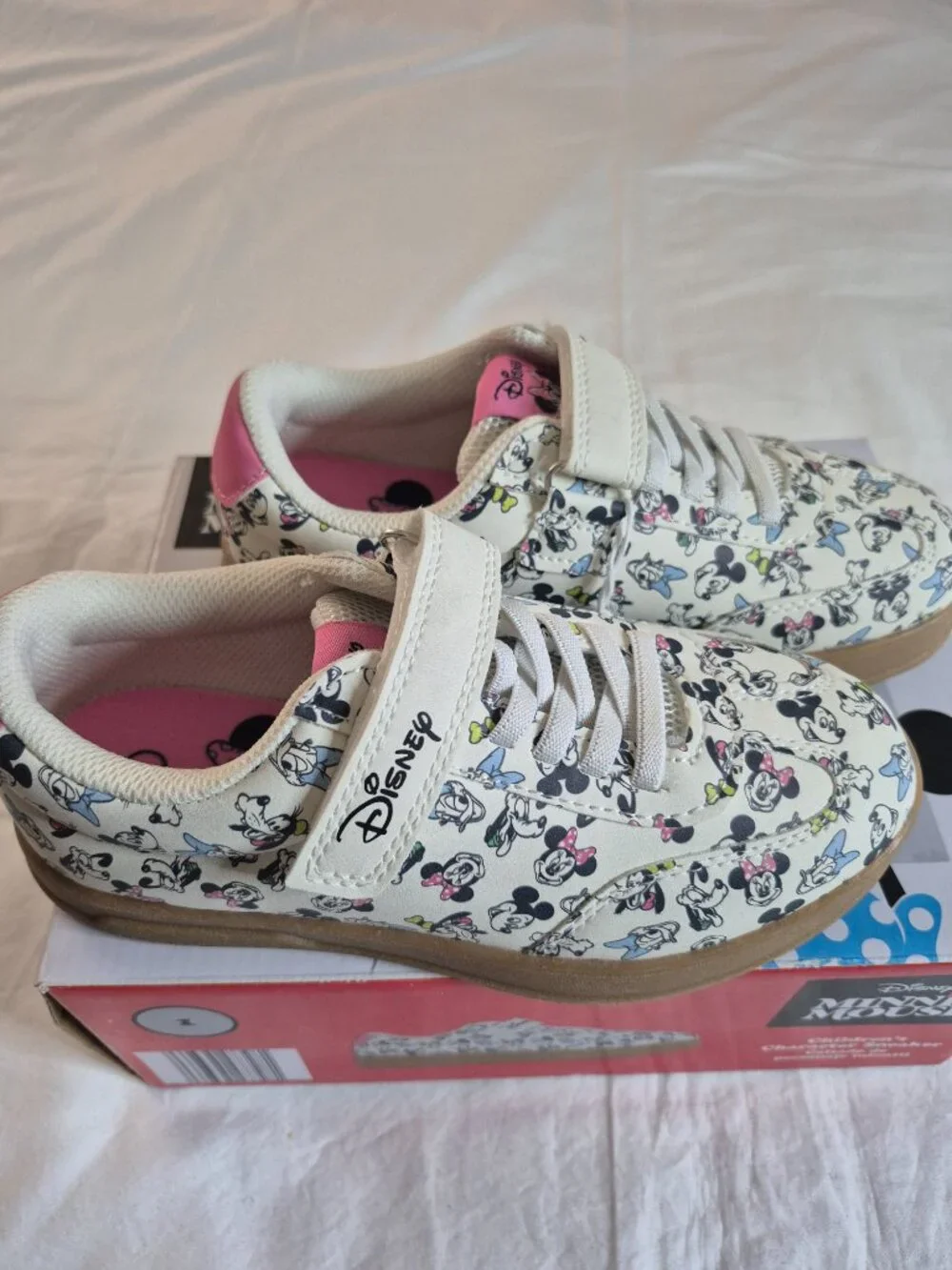 Disney Minnie And Friends Children’s Character Sneakers Size: 1,  NWB
